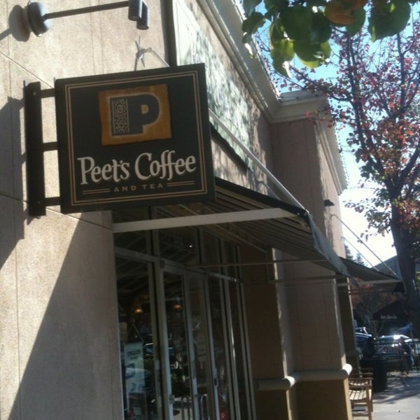 Foto tomada en Peet&#39;s Coffee &amp; Tea  por Stu R. el 11/23/2013