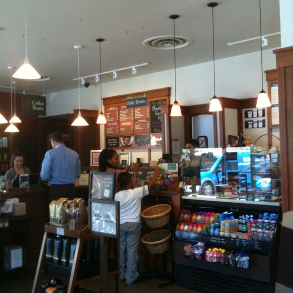 Photo taken at Peet&#39;s Coffee &amp; Tea by Stu R. on 7/11/2013