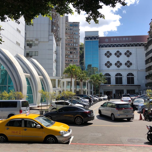 Photos At 星靚點花園廣場 Wenshan Qu 文山區景後街81號