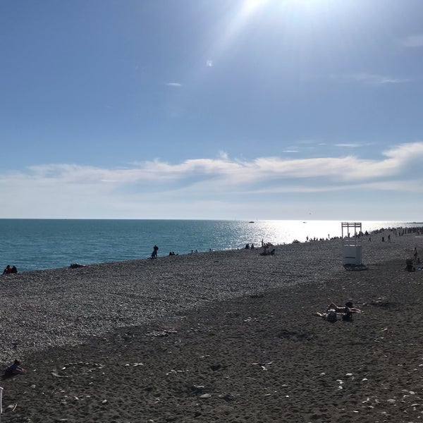 Пляж богатырь адлер