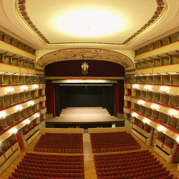 Foto tirada no(a) Teatro Verdi por Teatro Verdi em 10/2/2013