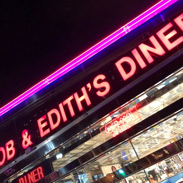 Photo taken at Bob &amp; Edith&#39;s Diner by Brandon E. on 8/19/2018