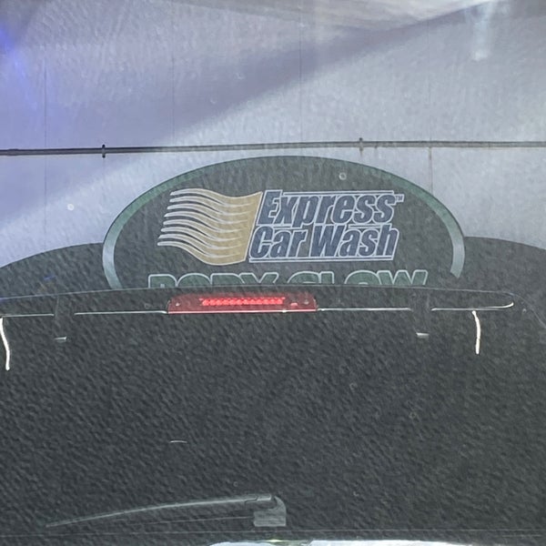 Foto diambil di Express Car Wash oleh Lisa H. pada 8/16/2020