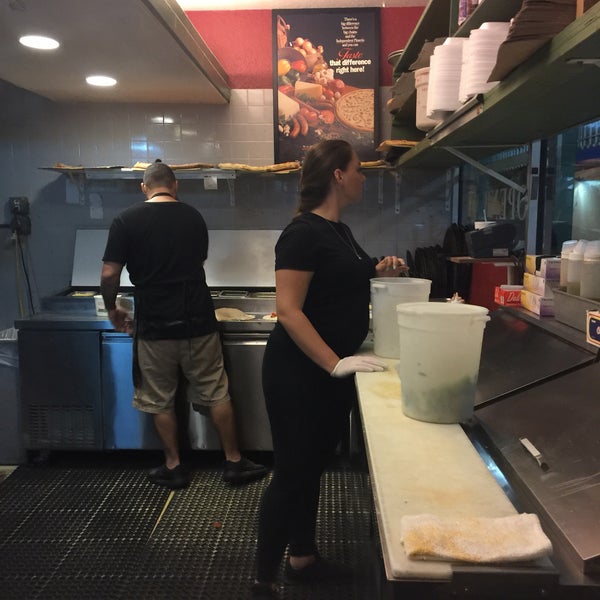 8/10/2018 tarihinde Lisa H.ziyaretçi tarafından Boca&#39;s Best Pizza Bar'de çekilen fotoğraf