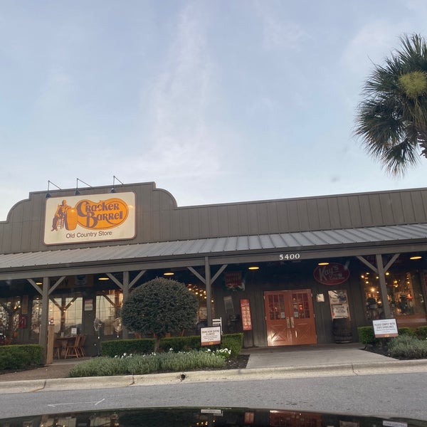 Cracker Barrel Old Country Store American Restaurant in Kissimmee