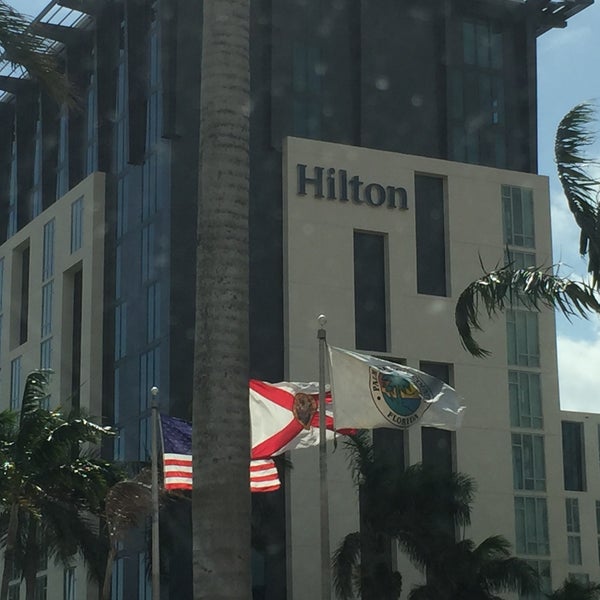Foto tirada no(a) Hilton West Palm Beach por Lisa H. em 4/5/2018