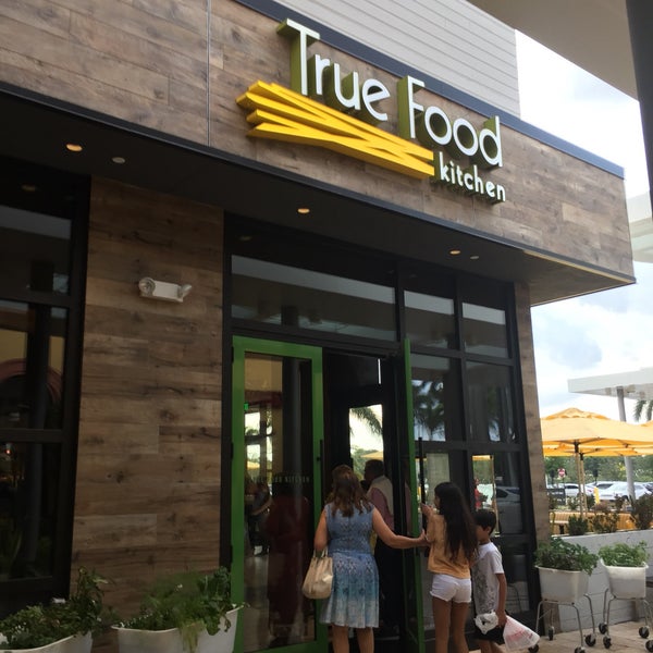 Photo taken at True Food Kitchen by Lisa H. on 4/8/2018