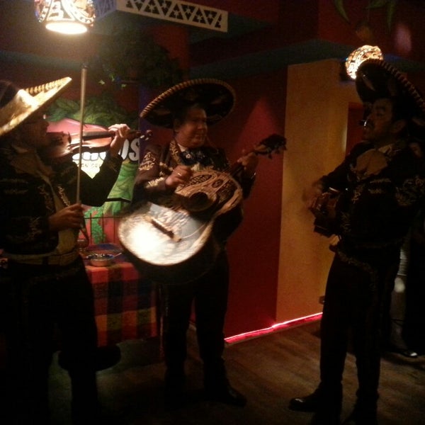 10/13/2014에 Agafia Y.님이 Dos Tacos에서 찍은 사진