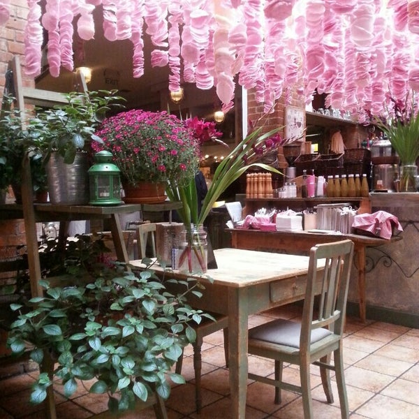 10/18/2015 tarihinde Agafia Y.ziyaretçi tarafından Zielona Weranda caffe&amp;ristorante'de çekilen fotoğraf