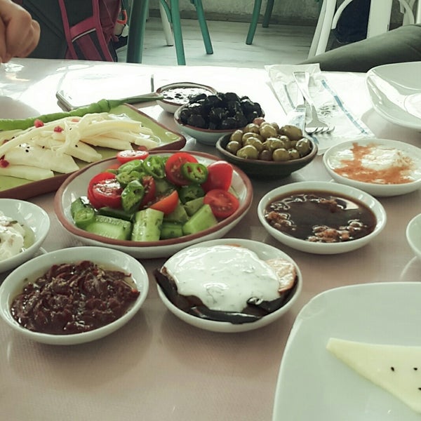 3/29/2018にSaime M.がMorisi Kahvaltı &amp; Girit Mutfağıで撮った写真