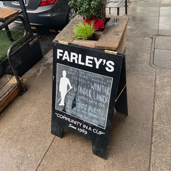 รูปภาพถ่ายที่ Farley&#39;s โดย Jacob W. เมื่อ 1/8/2019