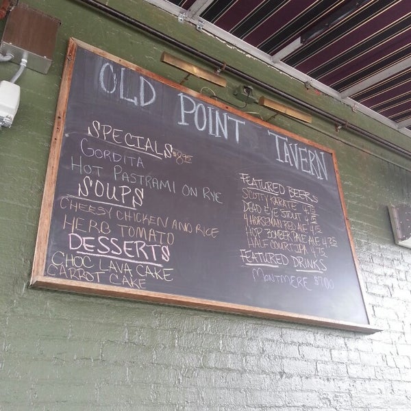 3/30/2013 tarihinde Taylor C.ziyaretçi tarafından Old Point Tavern'de çekilen fotoğraf
