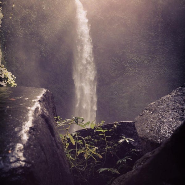 Nungnung Waterfall высота