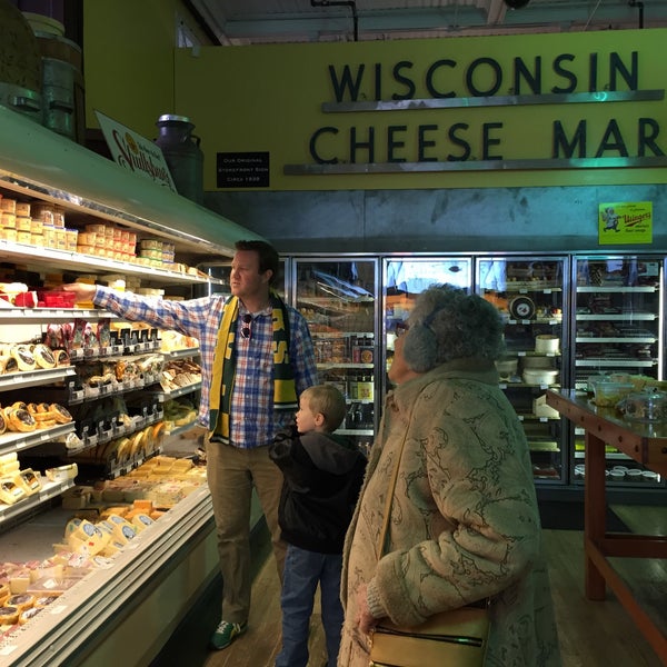 Photo taken at Wisconsin Cheese Mart by Diane M. on 12/29/2014