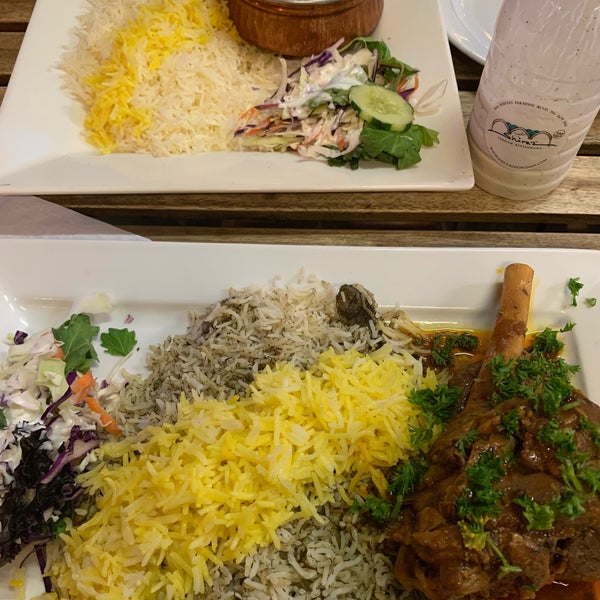 Foto tomada en Shiraz Persian Restaurant + Bar رستوران ایرانی شیراز  por Oliver S. el 3/10/2019