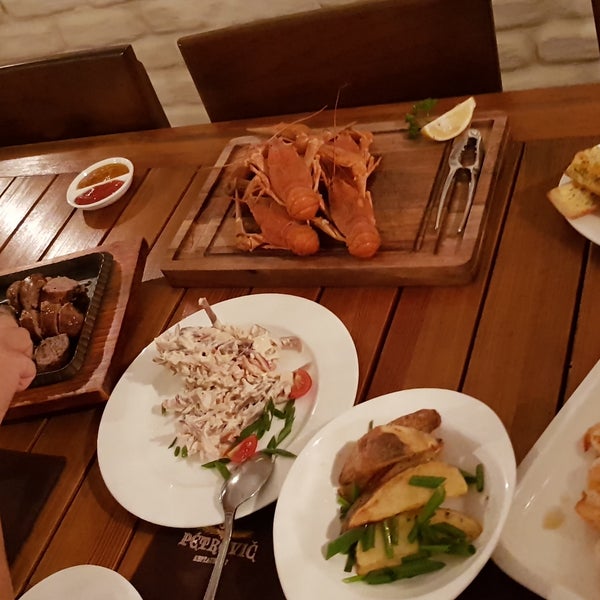 Foto diambil di Pétrovič Restaurant oleh Yu.Zebosha. R. pada 9/16/2017