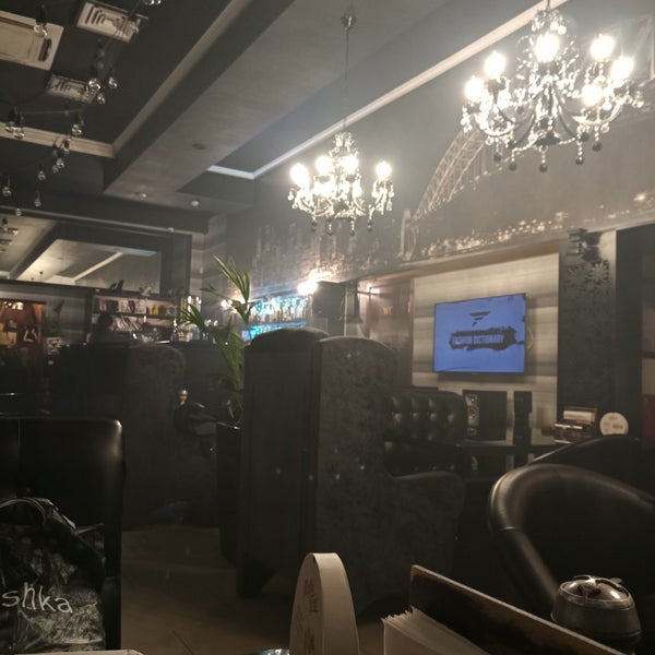 Снимок сделан в One 2 One Lounge &amp; Restaurant пользователем Настя К. 11/23/2018