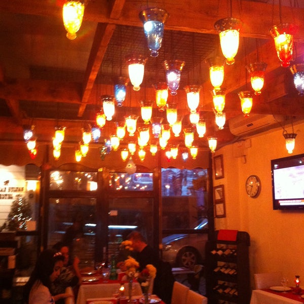 Das Foto wurde bei Sokullu Pizza &amp; Restaurant von Gülsün A. am 12/20/2014 aufgenommen