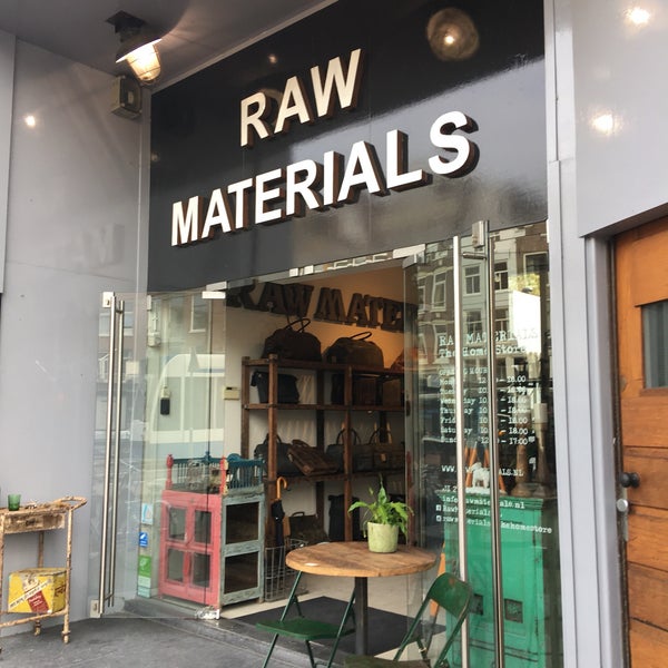 10/1/2017에 S. O.님이 Raw Materials - The home store에서 찍은 사진