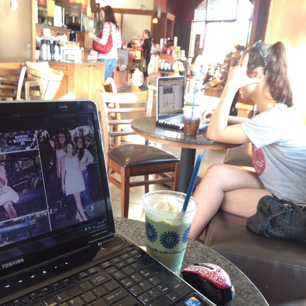 Photo taken at Peet&#39;s Coffee &amp; Tea by Nina on 11/17/2013