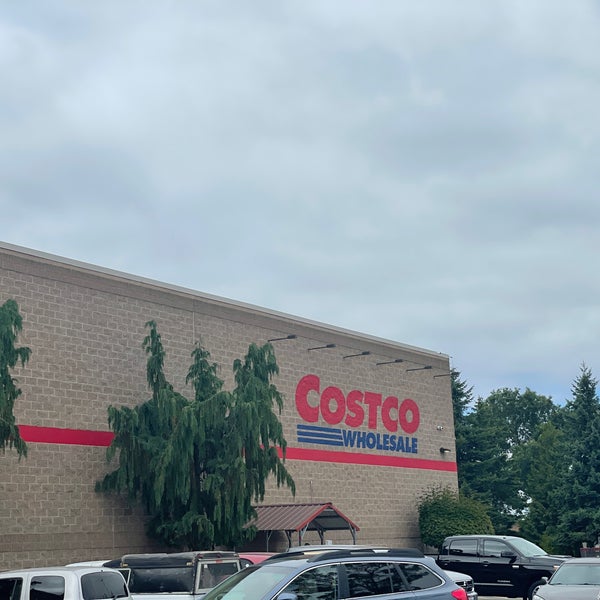 Costco Warehouse or Wholesale Store in