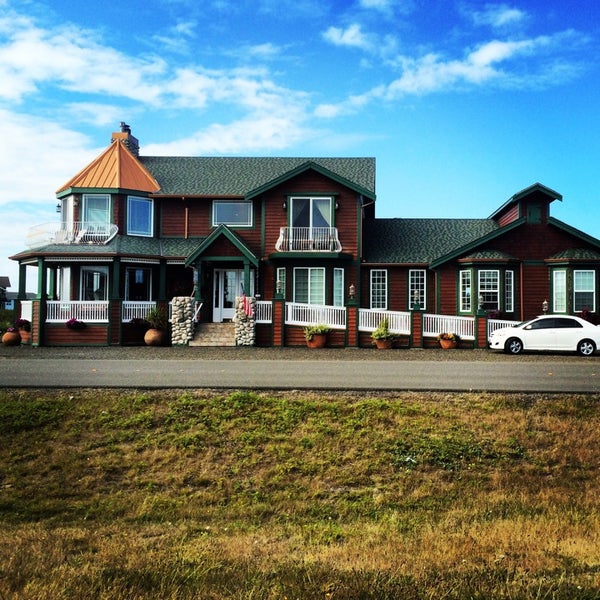 Photos at Collins Inn & Seaside Cottages Inn in Ocean Shores
