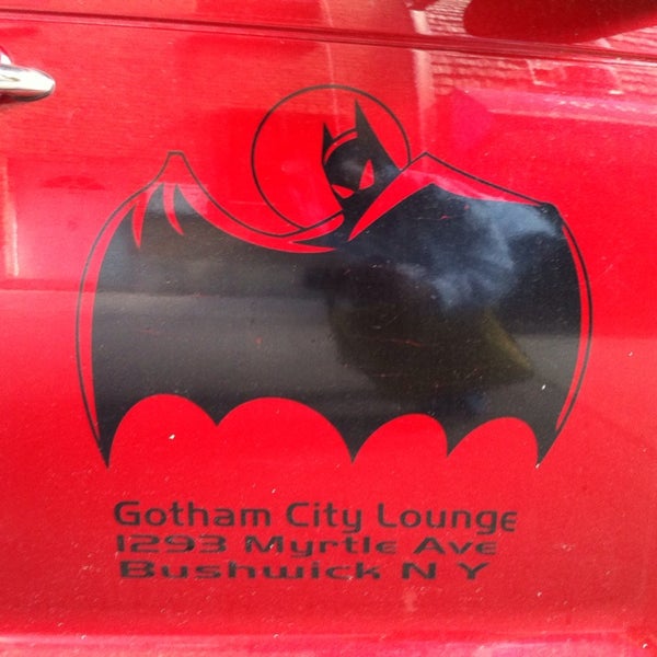 Das Foto wurde bei Gotham City Lounge von James L. am 6/24/2014 aufgenommen