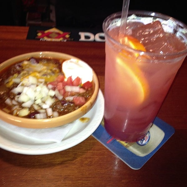 12/7/2013 tarihinde Chynna E.ziyaretçi tarafından Burrito Bar'de çekilen fotoğraf