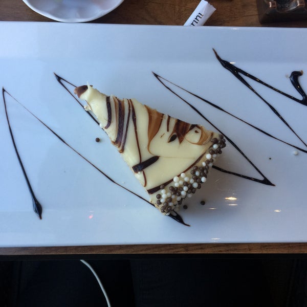 Снимок сделан в Grill Hane Cafe &amp; Restaurant пользователем Kerime T. 5/10/2015