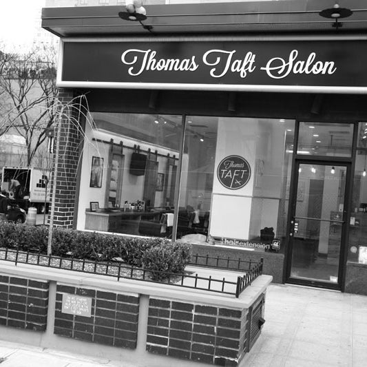 1/20/2014 tarihinde Thomas Taft Salonziyaretçi tarafından Thomas Taft Salon'de çekilen fotoğraf