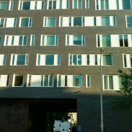 UW: Elm Hall - College Residence Hall in Seattle