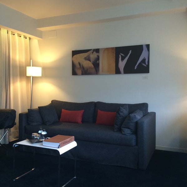 Das Foto wurde bei Hotel Miró von Merih Y. am 12/20/2014 aufgenommen
