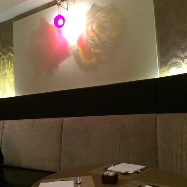 4/24/2014 tarihinde Merih Y.ziyaretçi tarafından Roses Restaurant'de çekilen fotoğraf