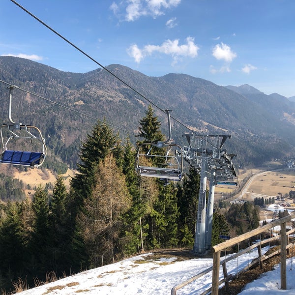 Подъем на машине на Kranjska Gora Словения