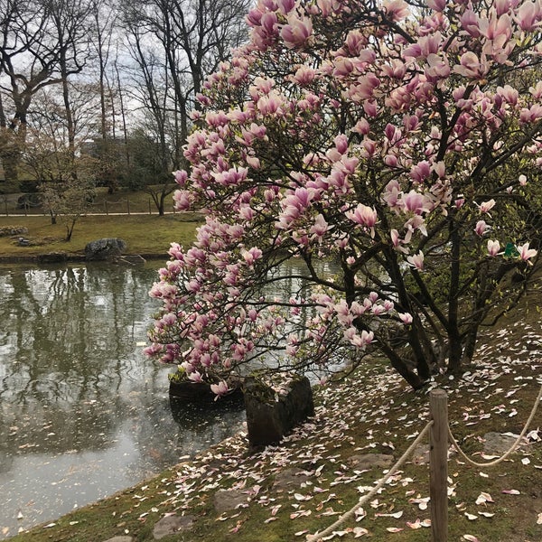 Foto diambil di Japanse Tuin oleh Leyla Sultan pada 3/30/2022