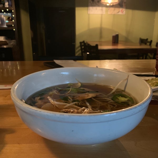 Das Foto wurde bei So Ba Vietnamese Restaurant von Sally.Stardust👑 am 8/9/2019 aufgenommen