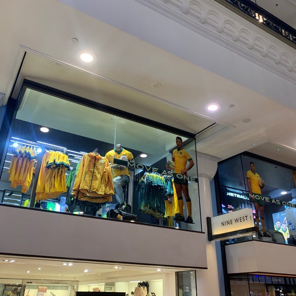 Asics outlets sydney online