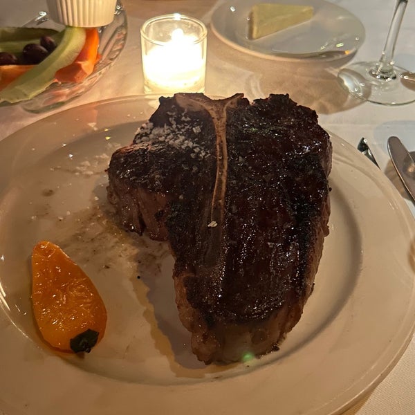 Photo taken at Keens Steakhouse by Kimurat59 on 9/30/2023