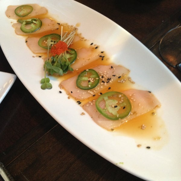 5/14/2013 tarihinde Pete L.ziyaretçi tarafından Sushi Damo'de çekilen fotoğraf