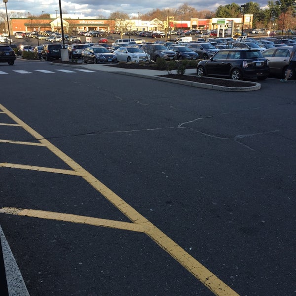 Corner Shopping Mall in West Hartford