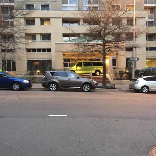 3/6/2017에 George J.님이 Courtyard by Marriott Arlington Rosslyn에서 찍은 사진