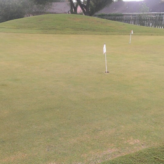 Снимок сделан в Quail Valley Golf Course пользователем Nicole J. 10/15/2013