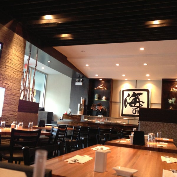 Foto scattata a Umi Japanese Restaurant da Rob H. il 9/9/2013