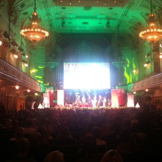 รูปภาพถ่ายที่ Congress Graz โดย Mario B. เมื่อ 9/14/2012