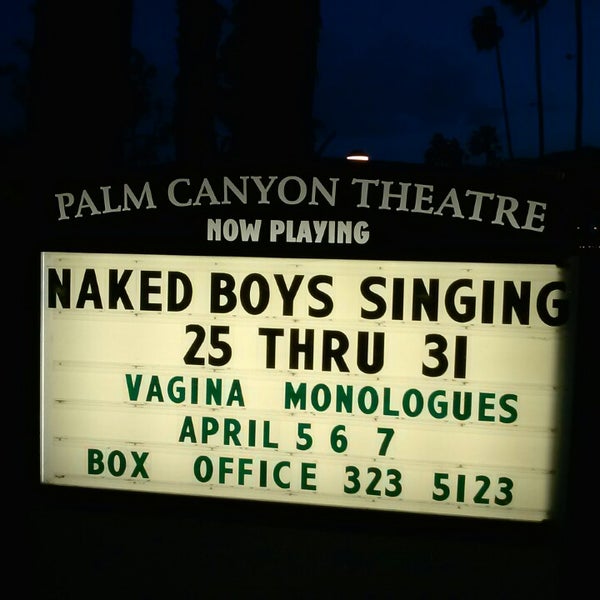 3/28/2013 tarihinde Tracy E.ziyaretçi tarafından Palm Canyon Theatre'de çekilen fotoğraf