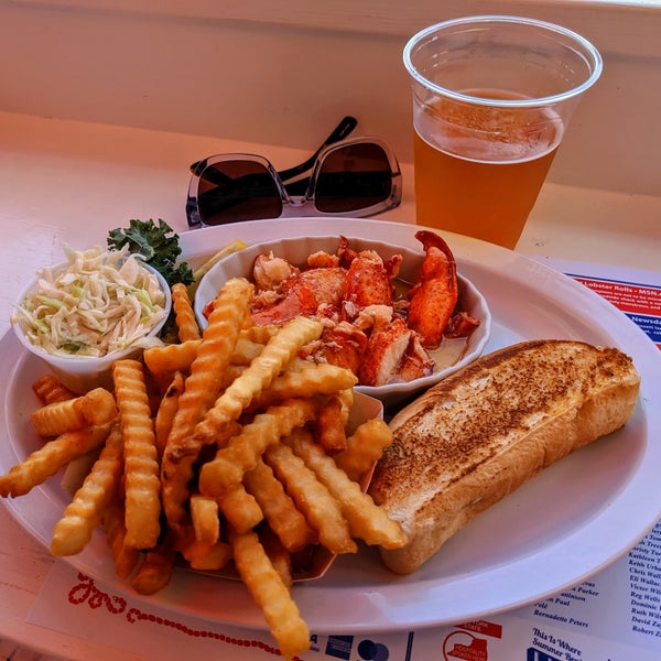 Photo taken at The Lobster Roll Restaurant by Keith M. on 7/25/2019