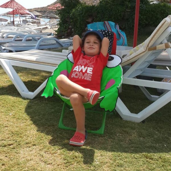 Foto diambil di İncir Beach oleh Zerrin A. pada 8/29/2015