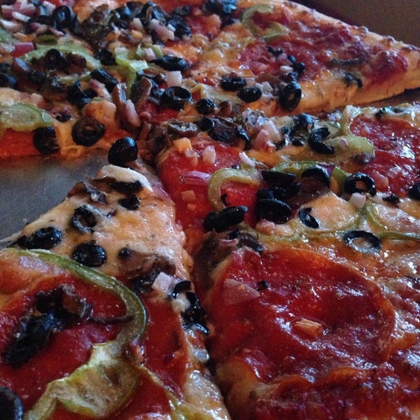 Снимок сделан в Nona&#39;s Pizza N. Mesa пользователем XKantu 10/4/2013