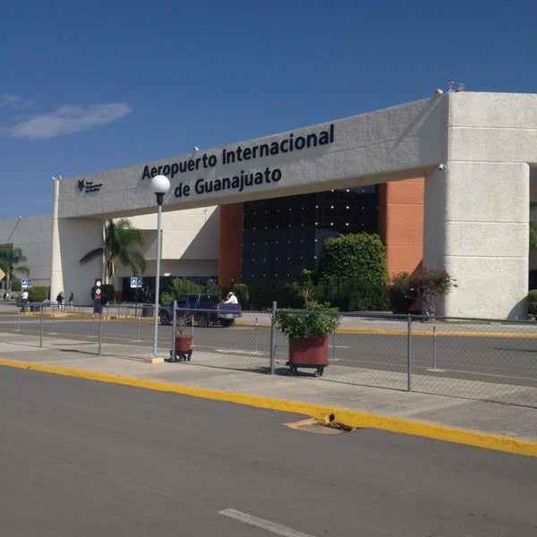 Mientras Vuelas Estacionamiento de Bajo Costo Aeropuerto del Bajio