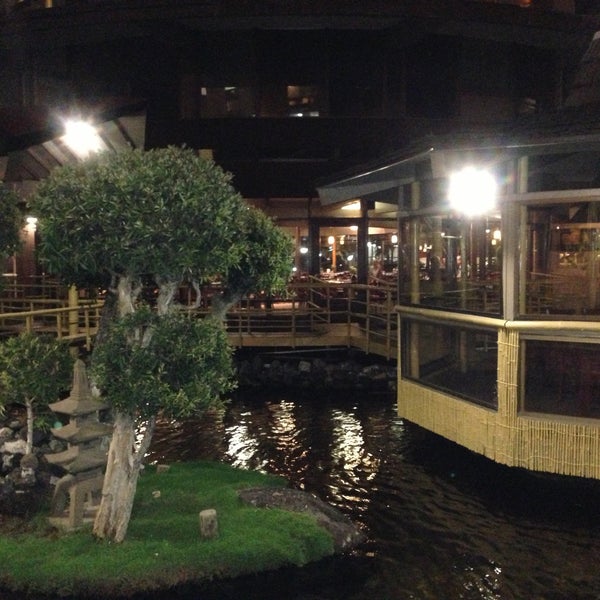 5/7/2013 tarihinde Tom K.ziyaretçi tarafından Pagoda Floating Restaurant &amp; Catering'de çekilen fotoğraf